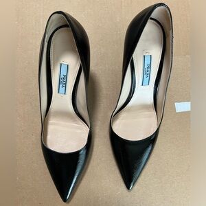 ❌sold❌
Prada milano saffiano pumps leather  heels
